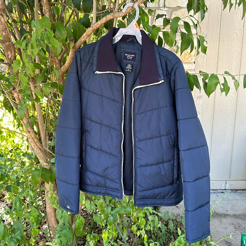 Abercrombie and Fitch S navy blue puffer jacket small